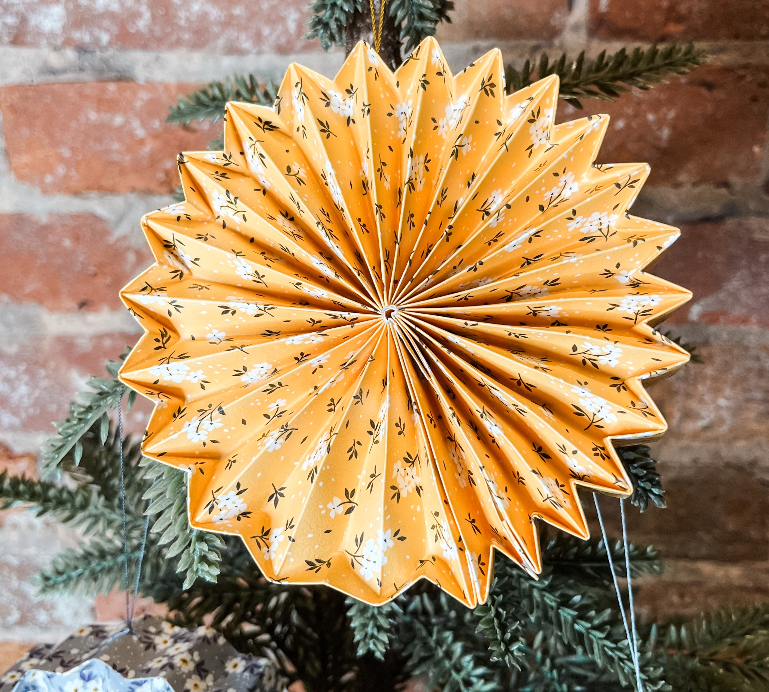 Recycled Paper Folding Pinwheel Orn w/ Chintz Pattern 5”