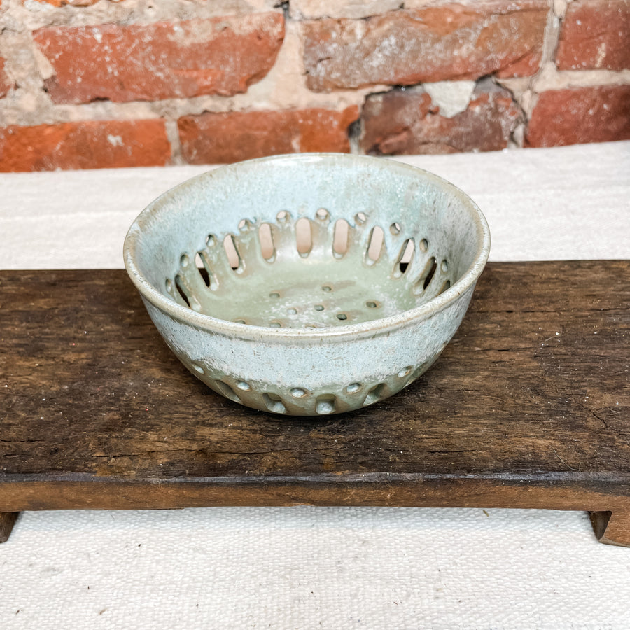 Reactive Glaze Berry Bowl 6”