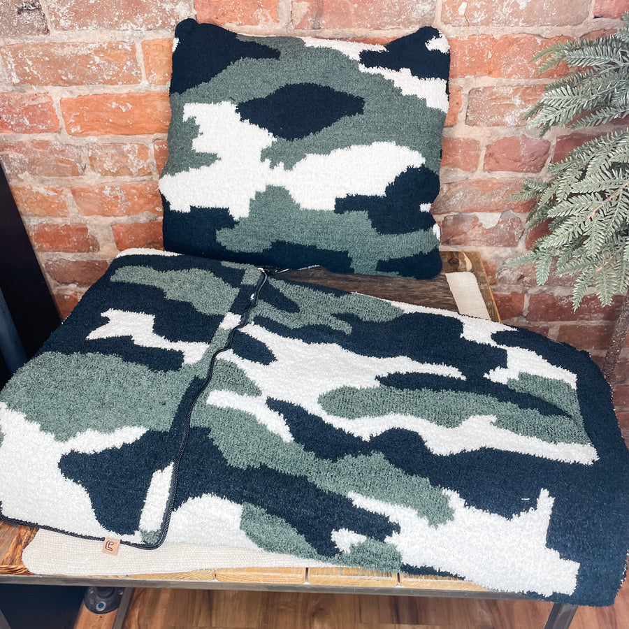 Comfy Luxe Camo 2in1 Blanket & Pillow 50x60