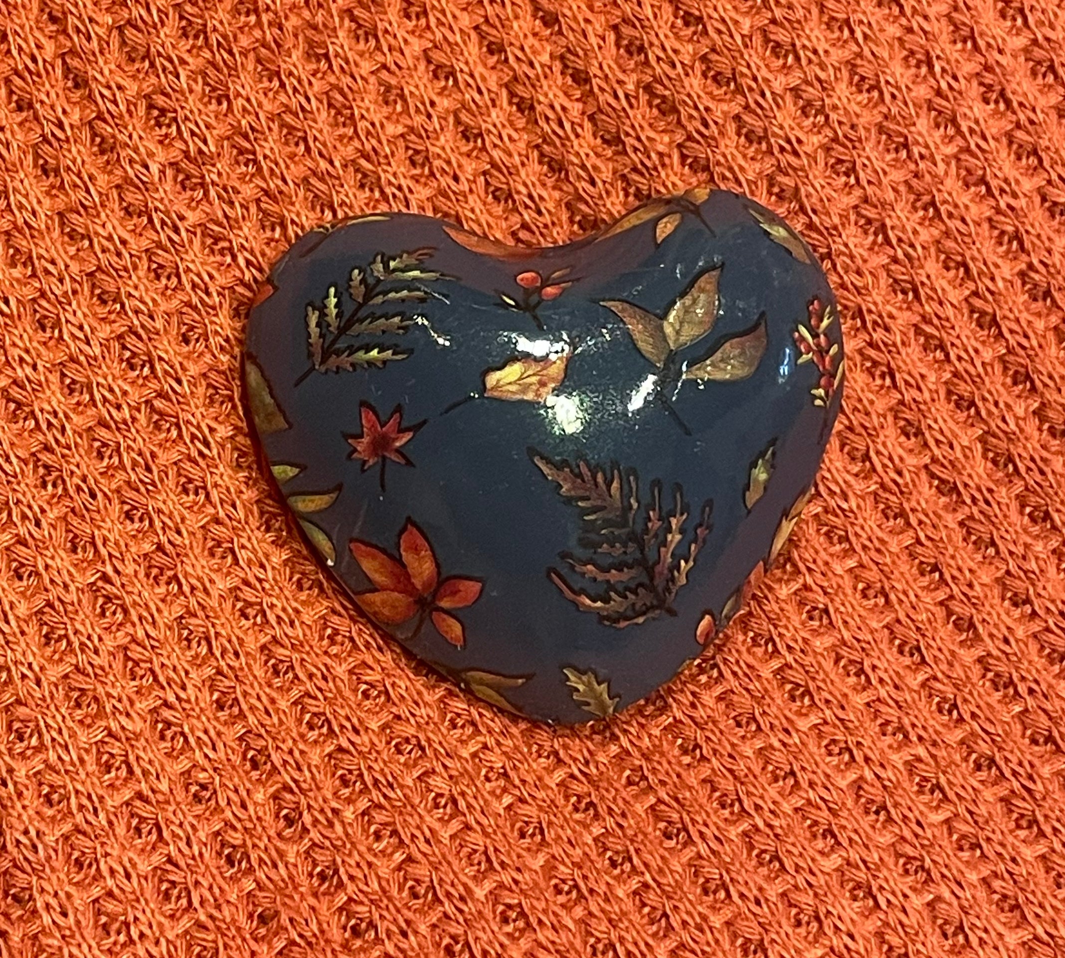 Fall Foliage Chime Heart .75”