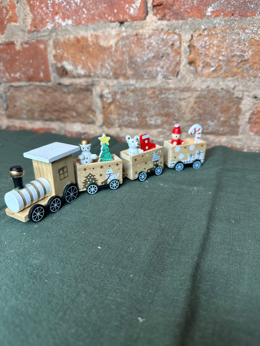 Six Piece Set Christmas Train 8.25”