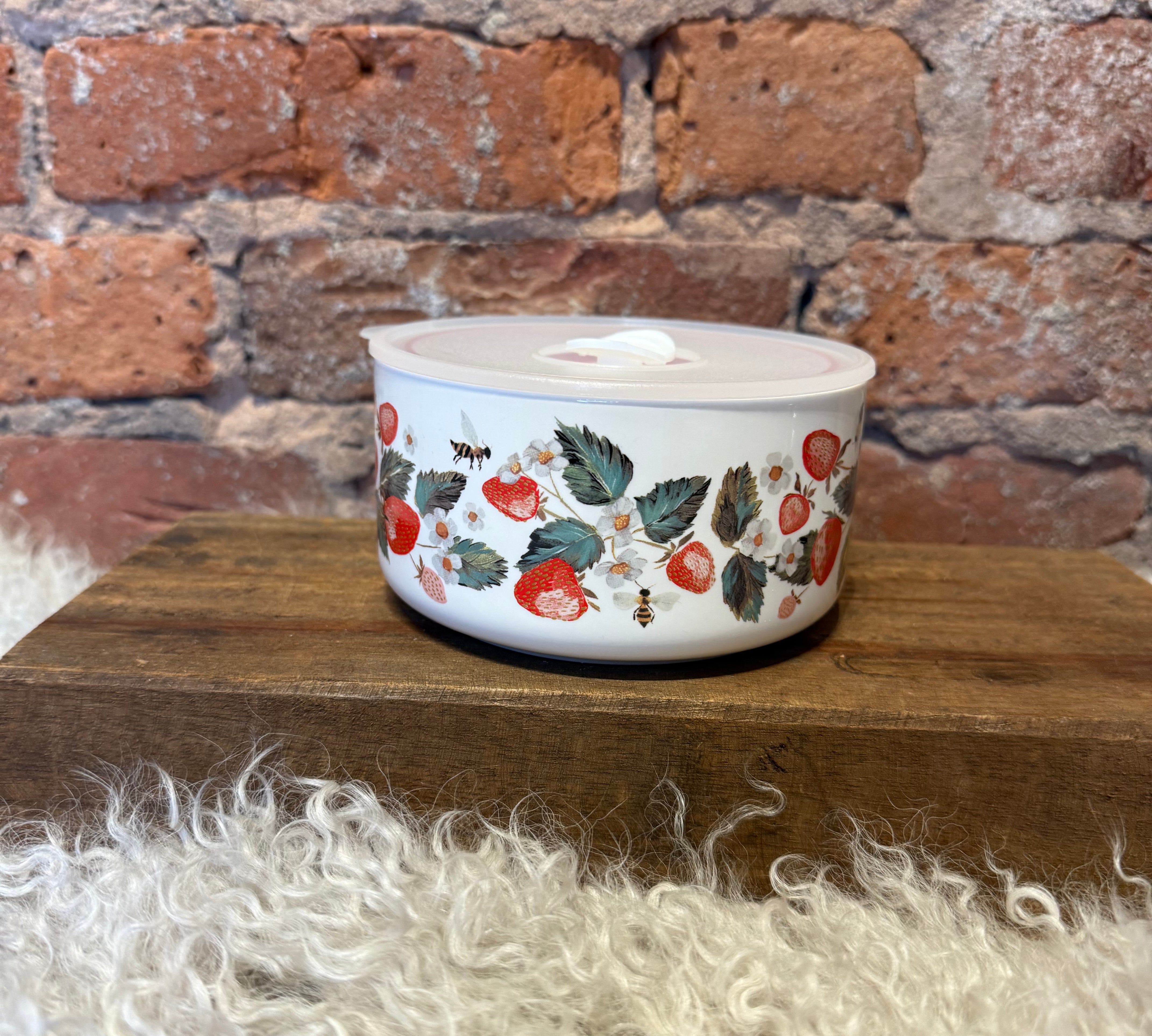 Ceramic Strawberry Serverware