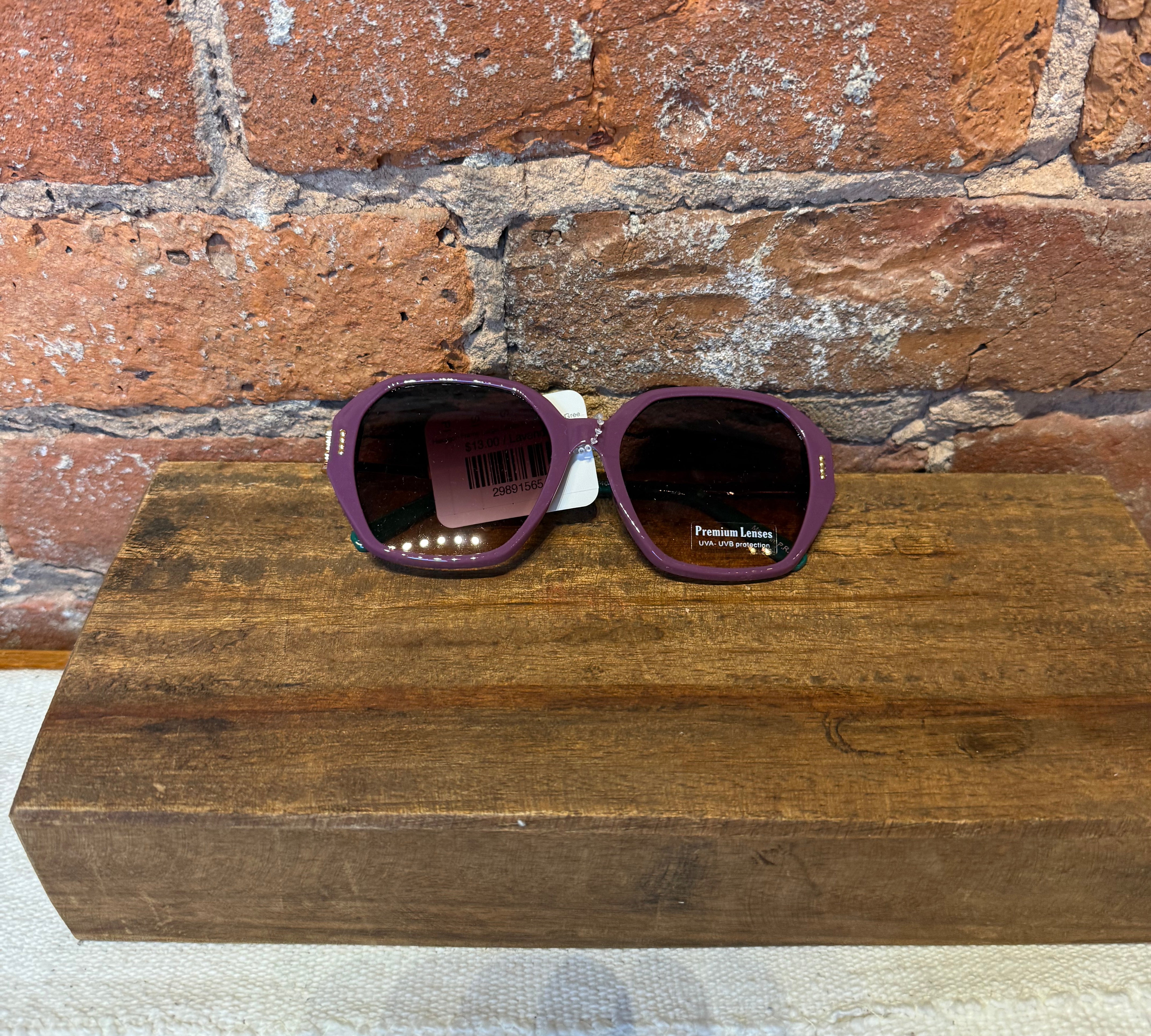 Hexagon Frame Large Lenses Sunglasses w/ Green Stems