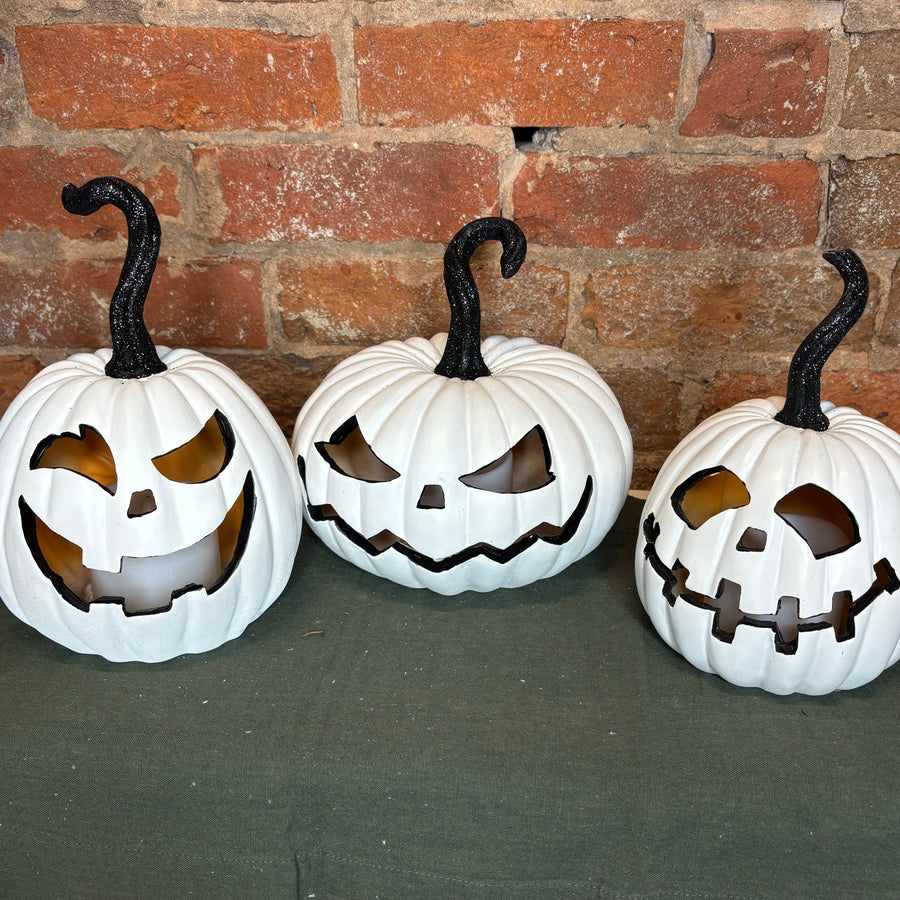 White Resin LED Flicker Flame Jack O Lanterns