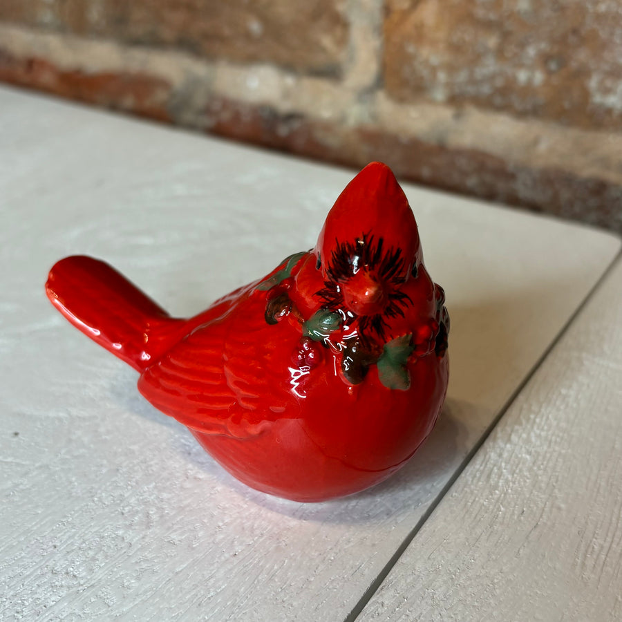 Sitting Shiny Red Cardinal w/Wreath 2.5”