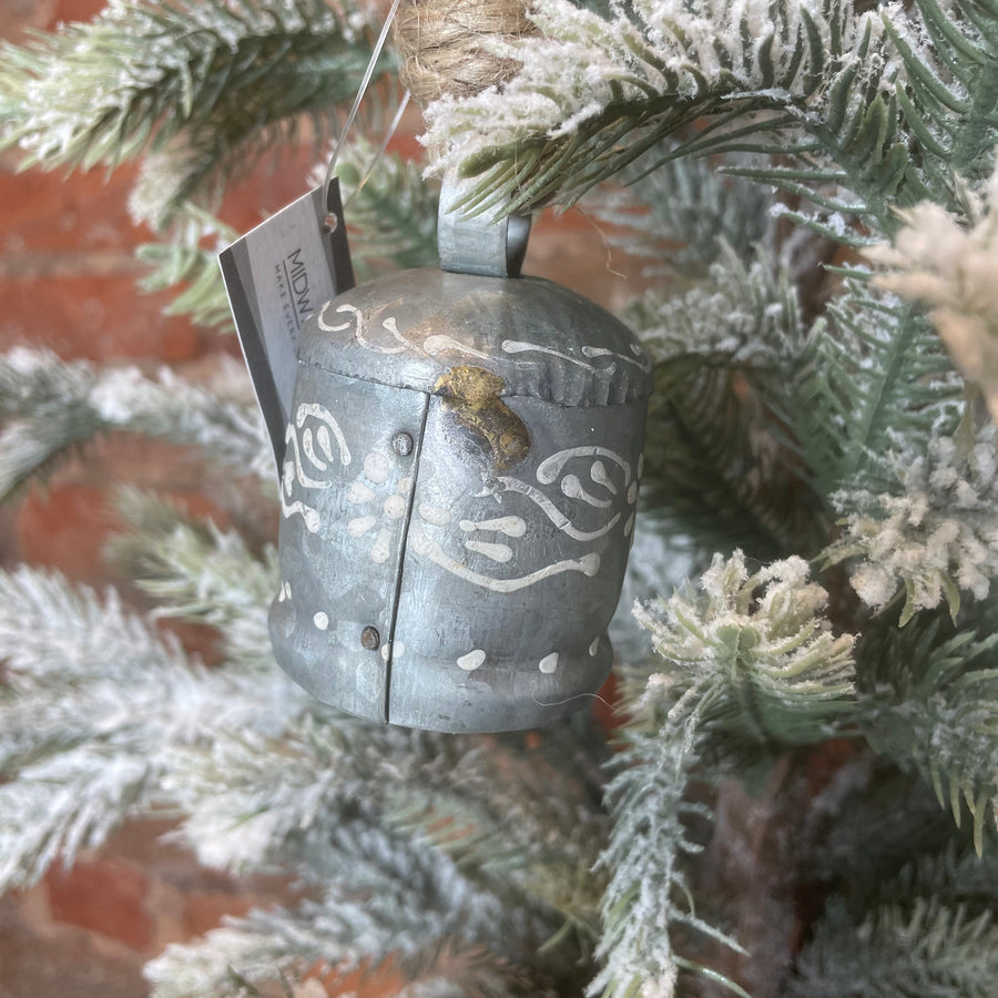 Silver Hammered Bell Orn w/ White Design