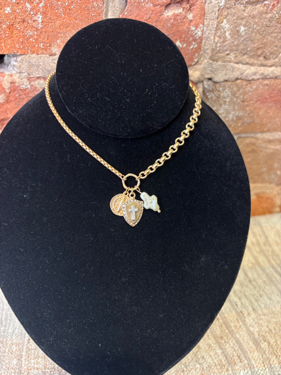 Gold Chain Necklace w/Gold & Pearl Pendant