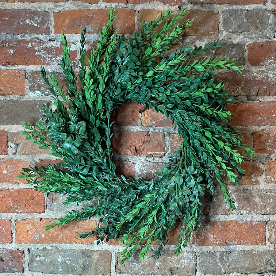 Boxwood Wreath 18"