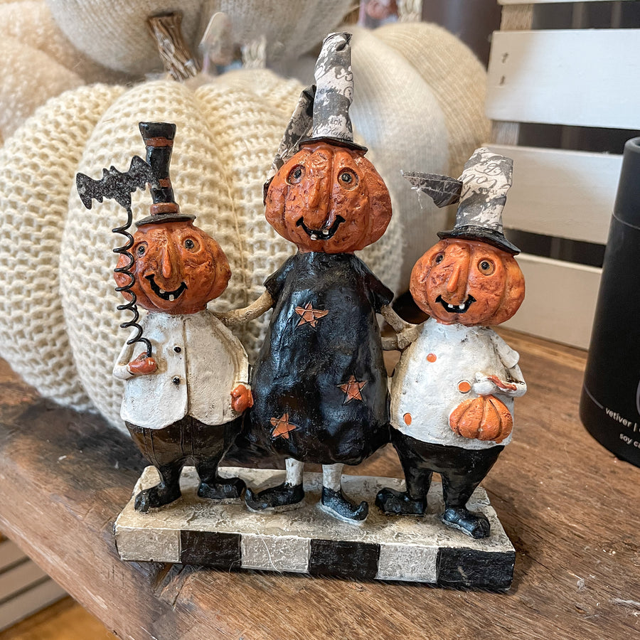 Resin Pumpkin Family Trio 8”