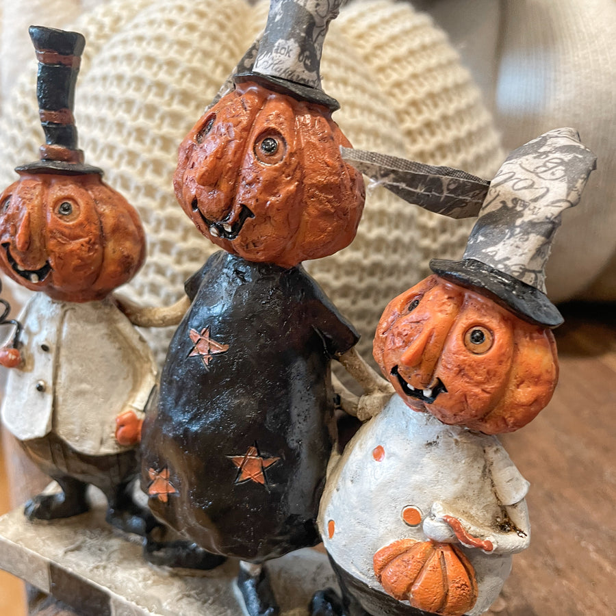 Resin Pumpkin Family Trio 8”