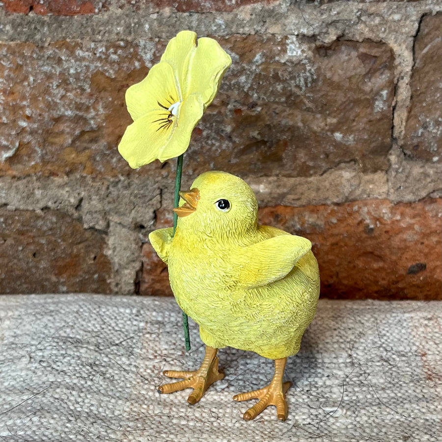 Resin Chick w/Flower 4.5"