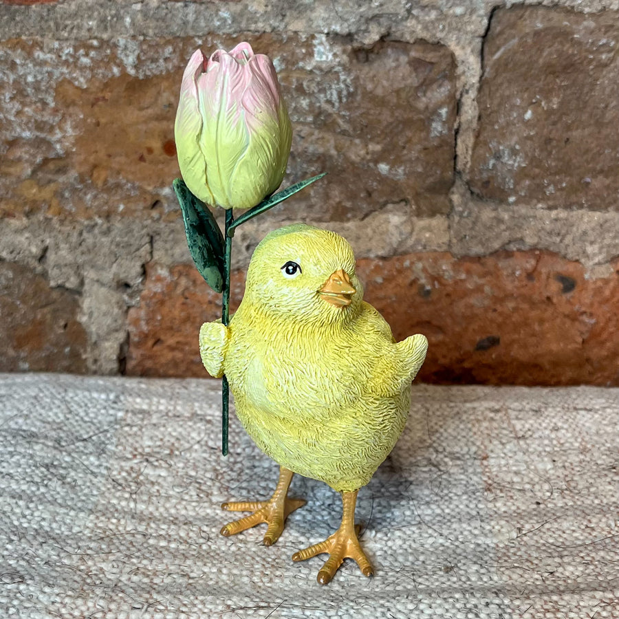 Resin Chick w/Flower 4.5"