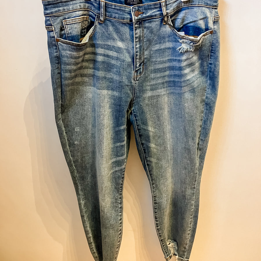 Plus Lorelei Distressed Boyfriend Judy Blue Jeans