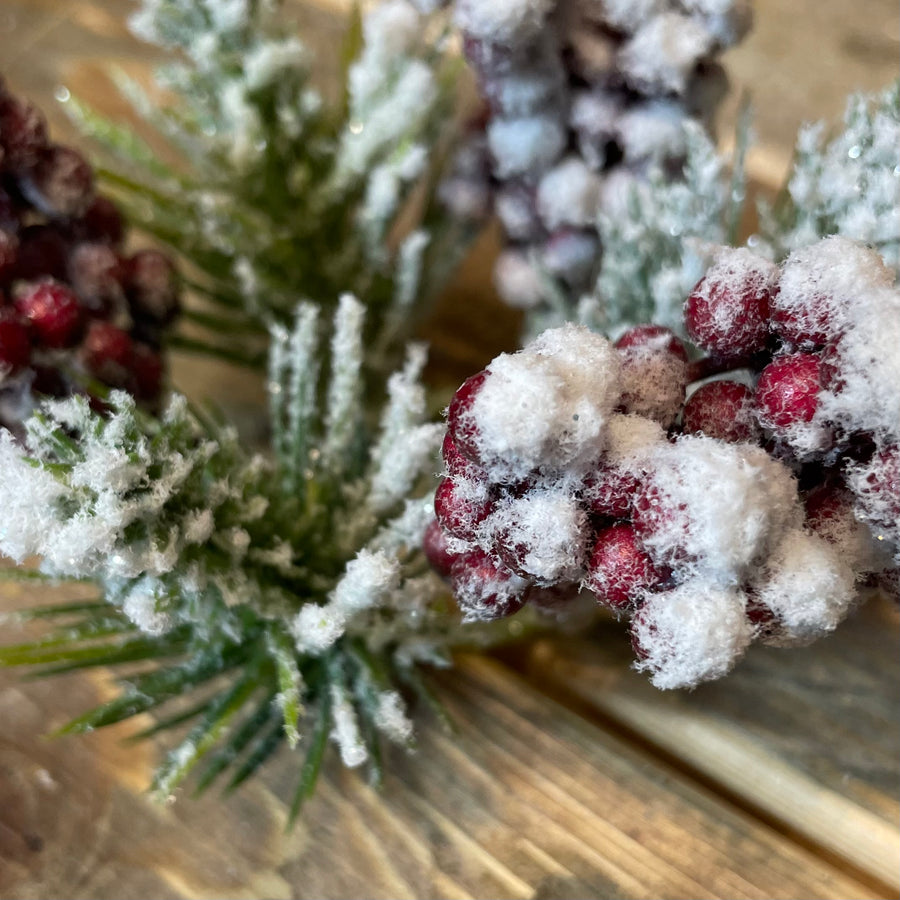 Snowy Berry Accent Ring 5”