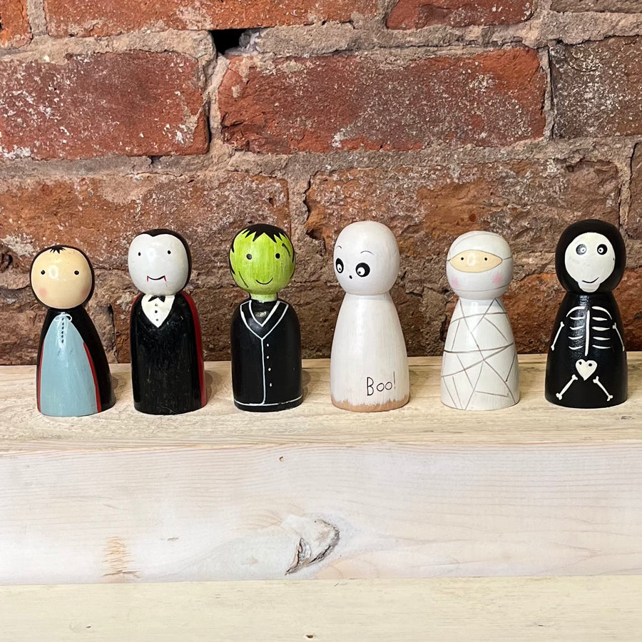 Halloween Family Figurines 2x4"