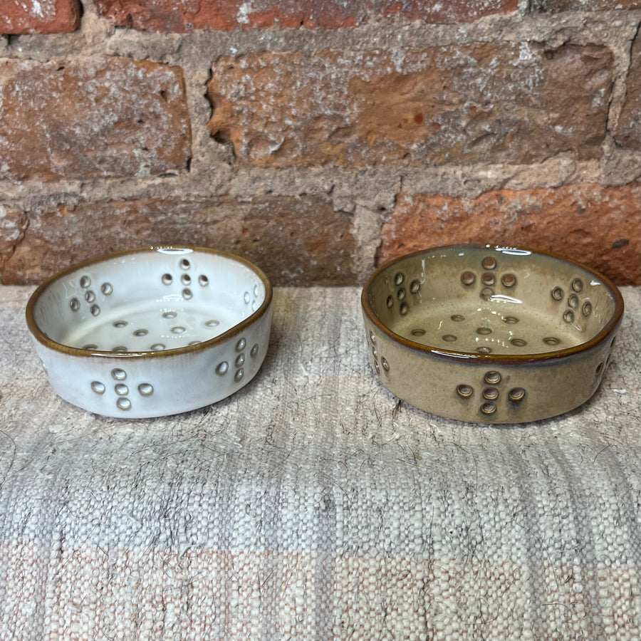 Round Stoneware Berry Bowl 4"