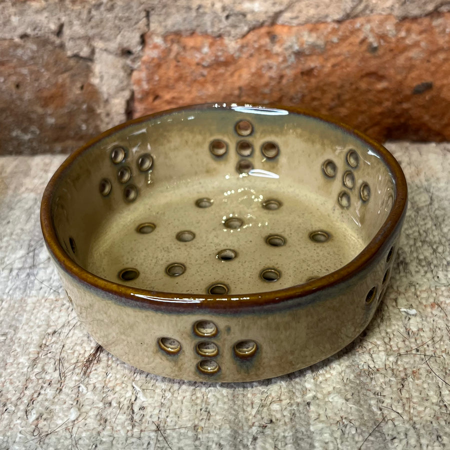 Round Stoneware Berry Bowl 4"