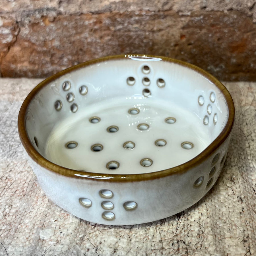 Round Stoneware Berry Bowl 4"