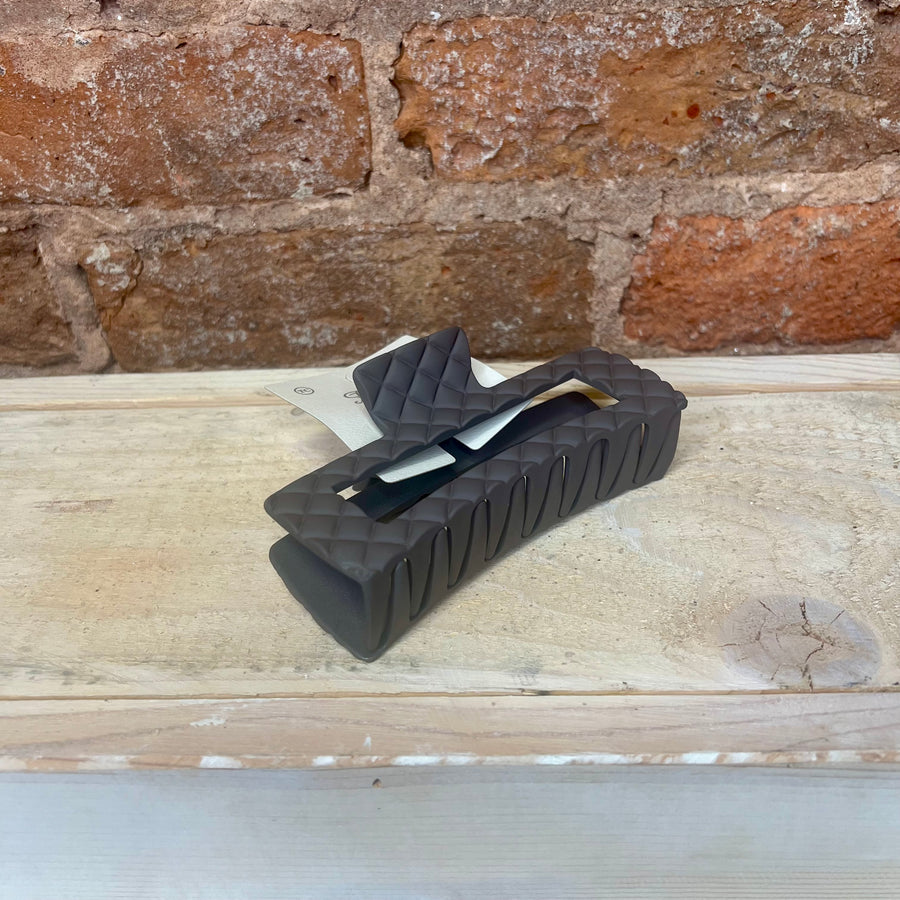 Textured Matte Jumbo Hair Claw