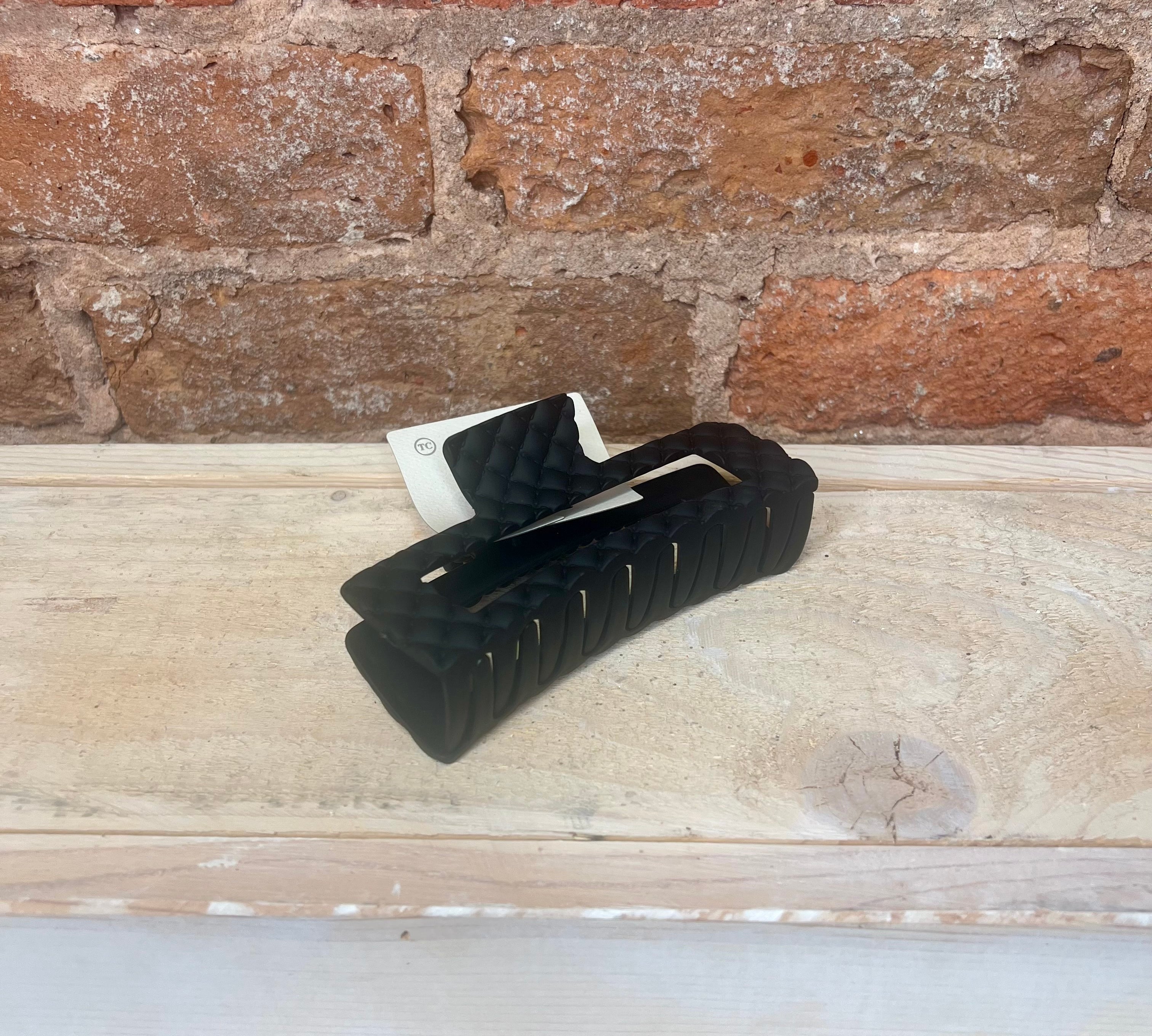 Textured Matte Jumbo Hair Claw