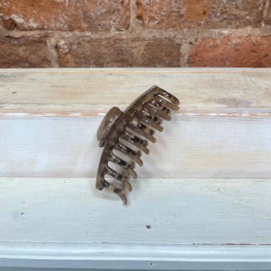 Classic Round Leopard Hair Claw