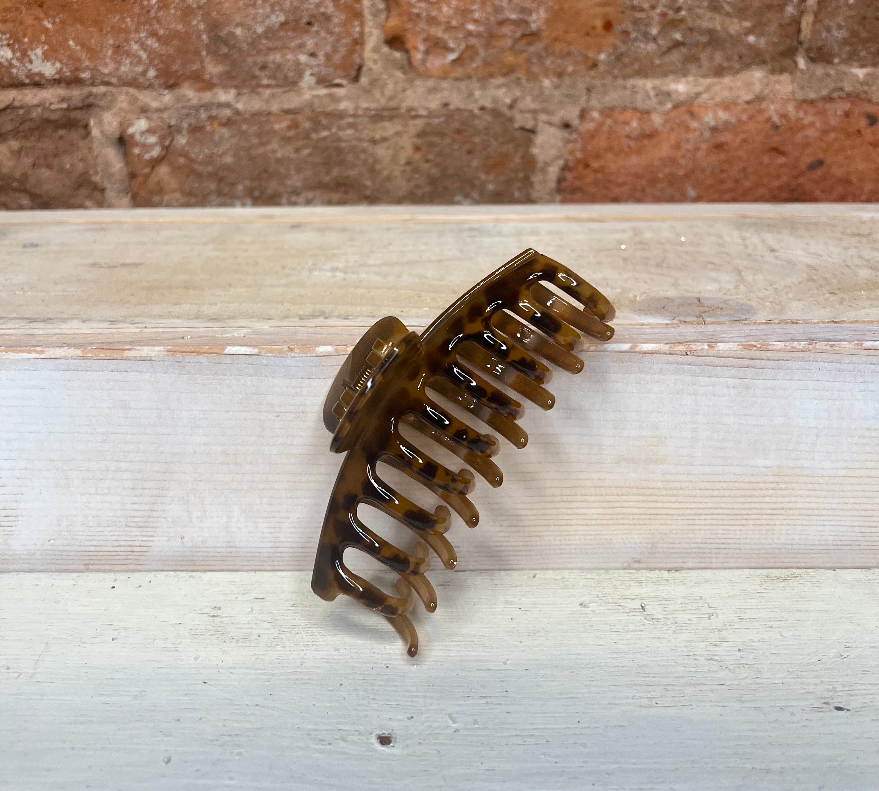 Classic Round Leopard Hair Claw