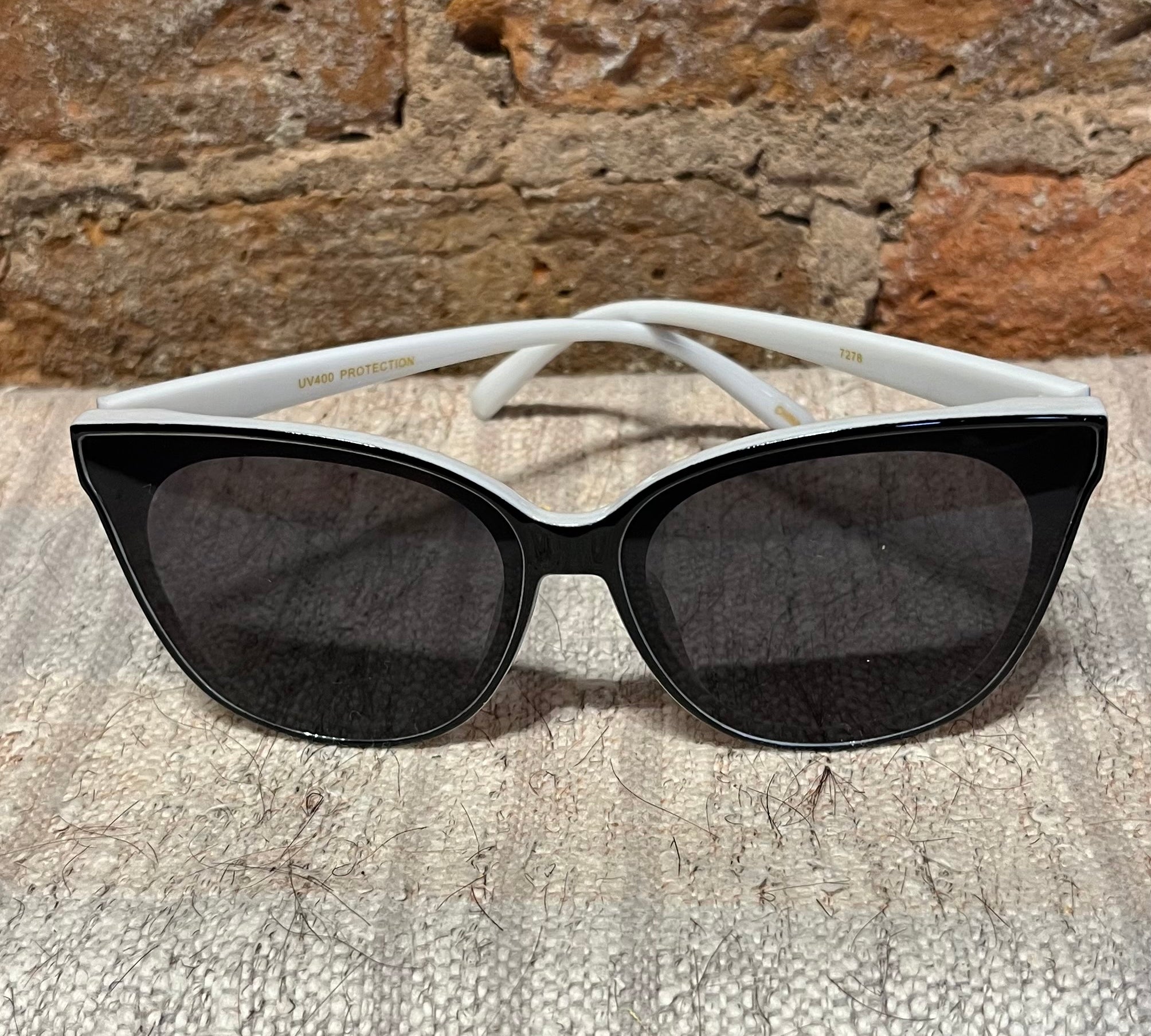 Rounded Wayfarer Sunglasses