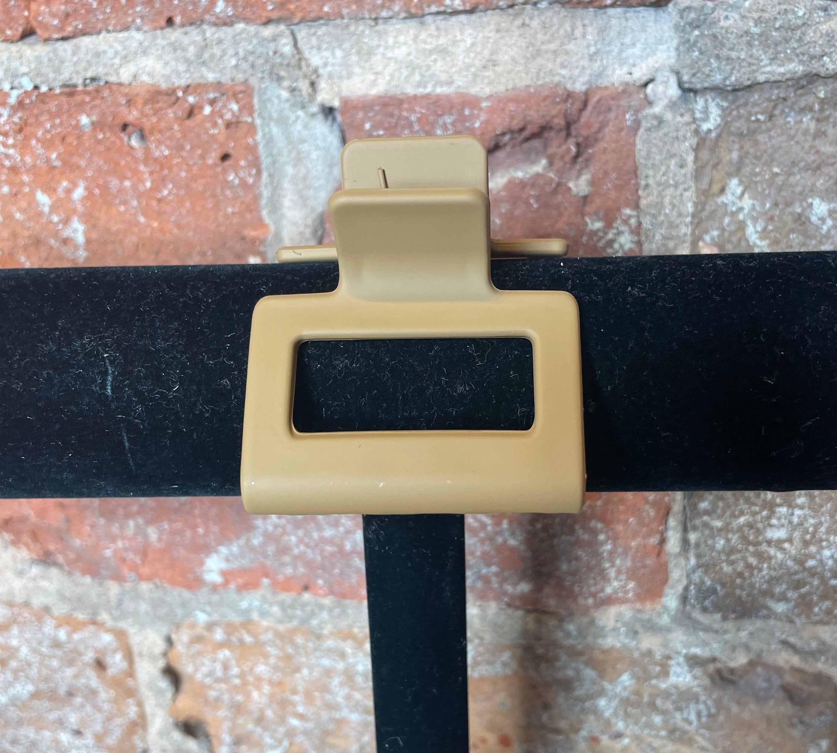Small Matte Rectangle Hair Claw