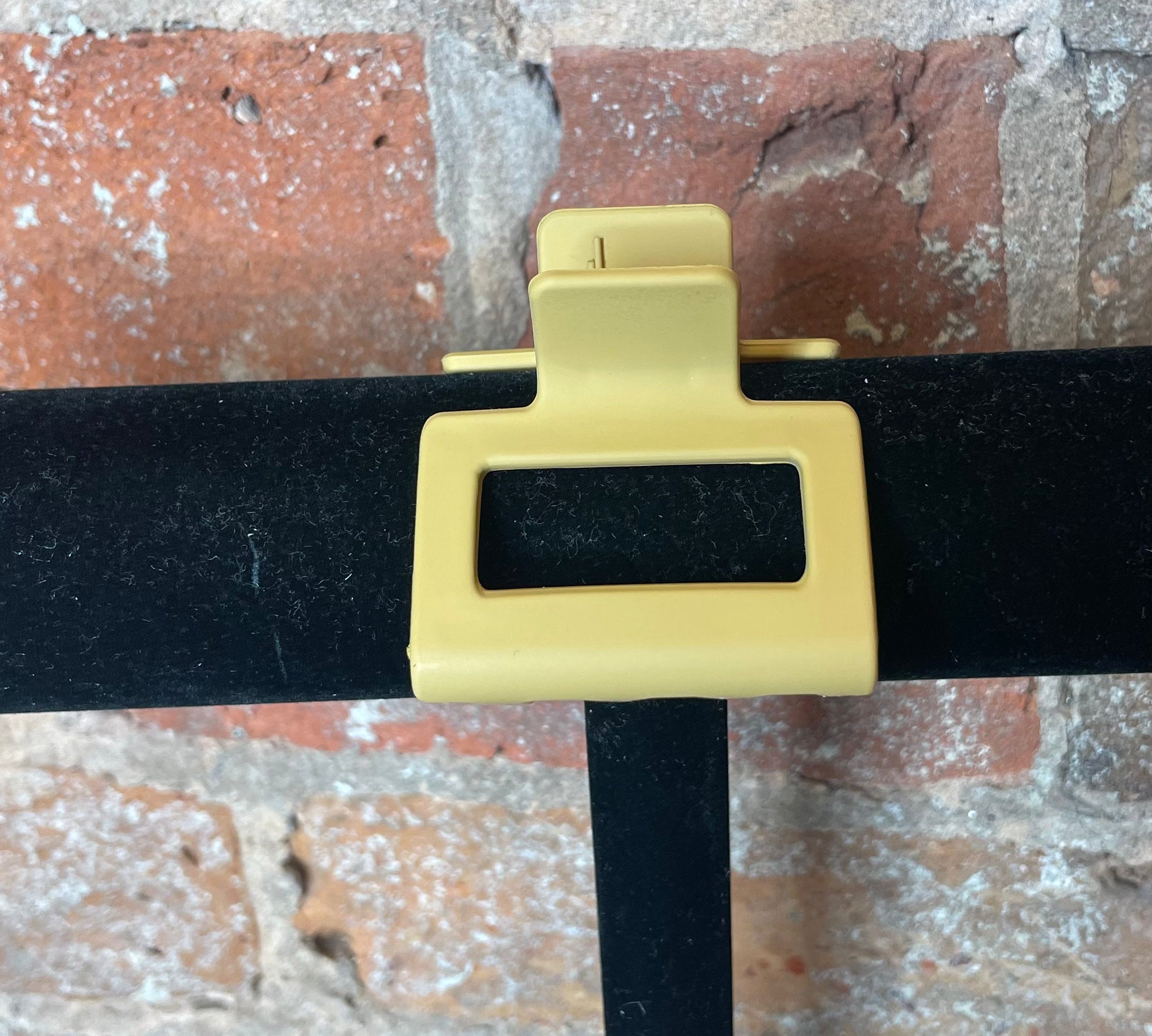 Small Matte Rectangle Hair Claw