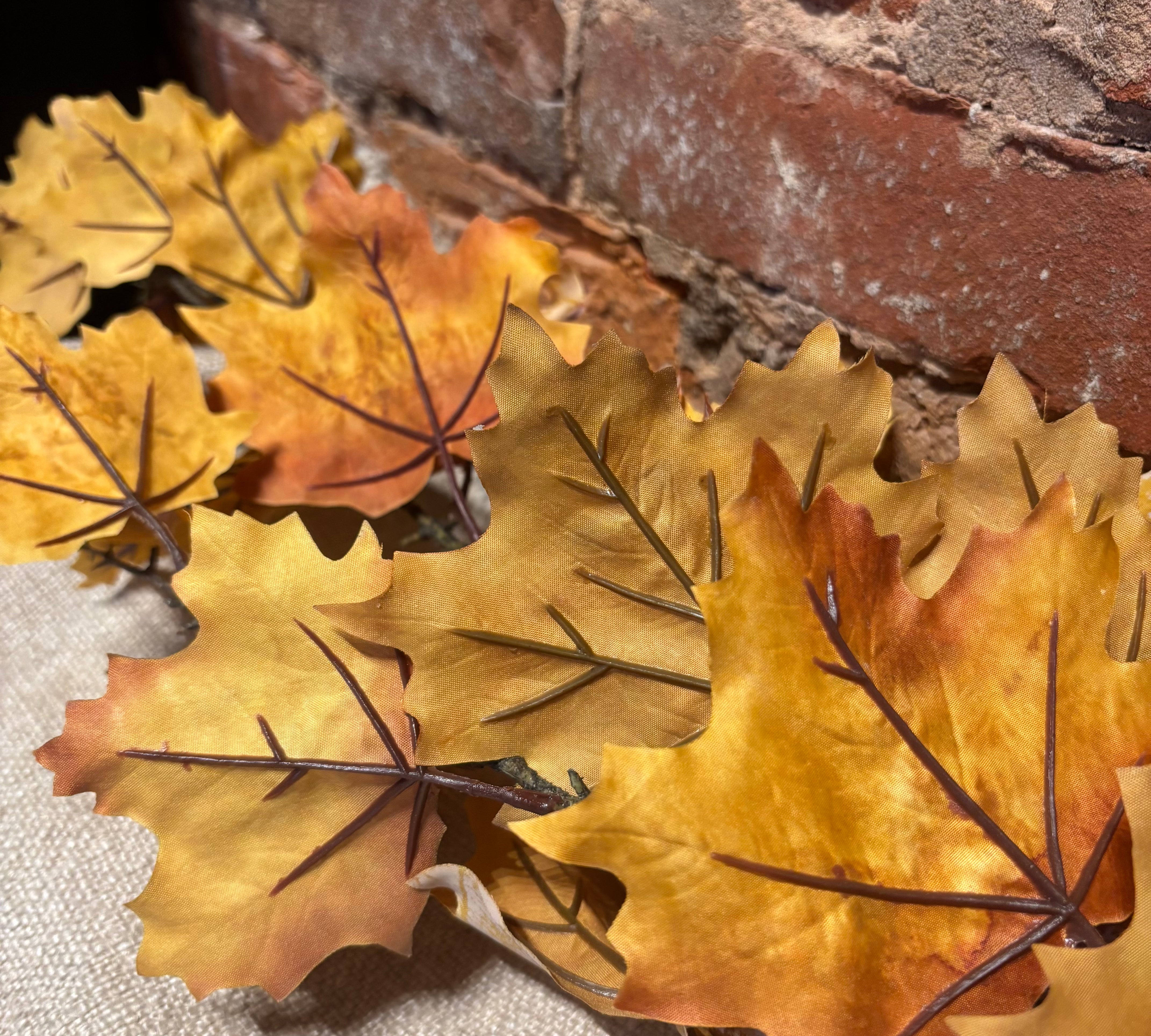 Maple Leaf Spray 47"