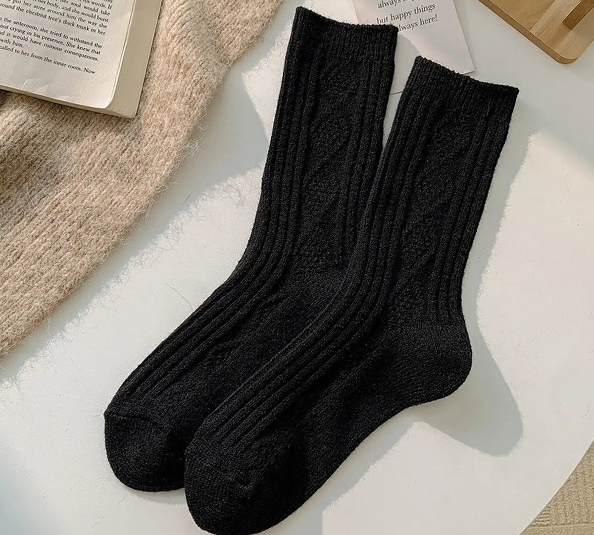 Diamond Pattern Solid Socks