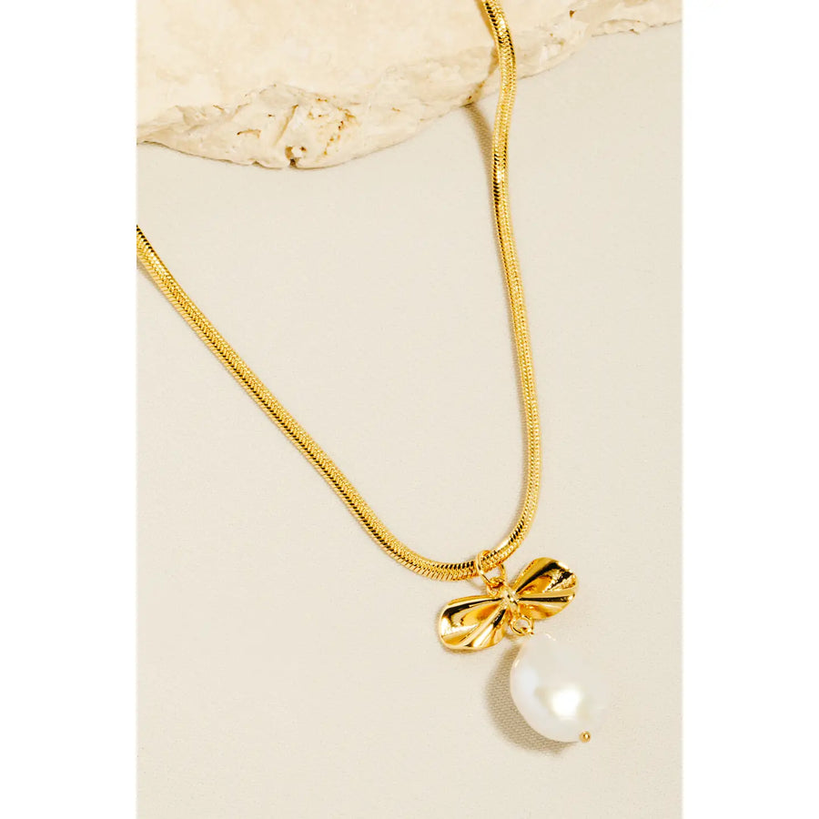 Pearl & Ribbon Pendant Necklace