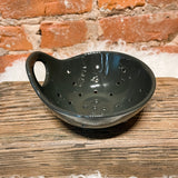 Round Stoneware Berry Bowl w/ Handle 5x3"