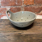Round Stoneware Berry Bowl w/ Handle 5x3"