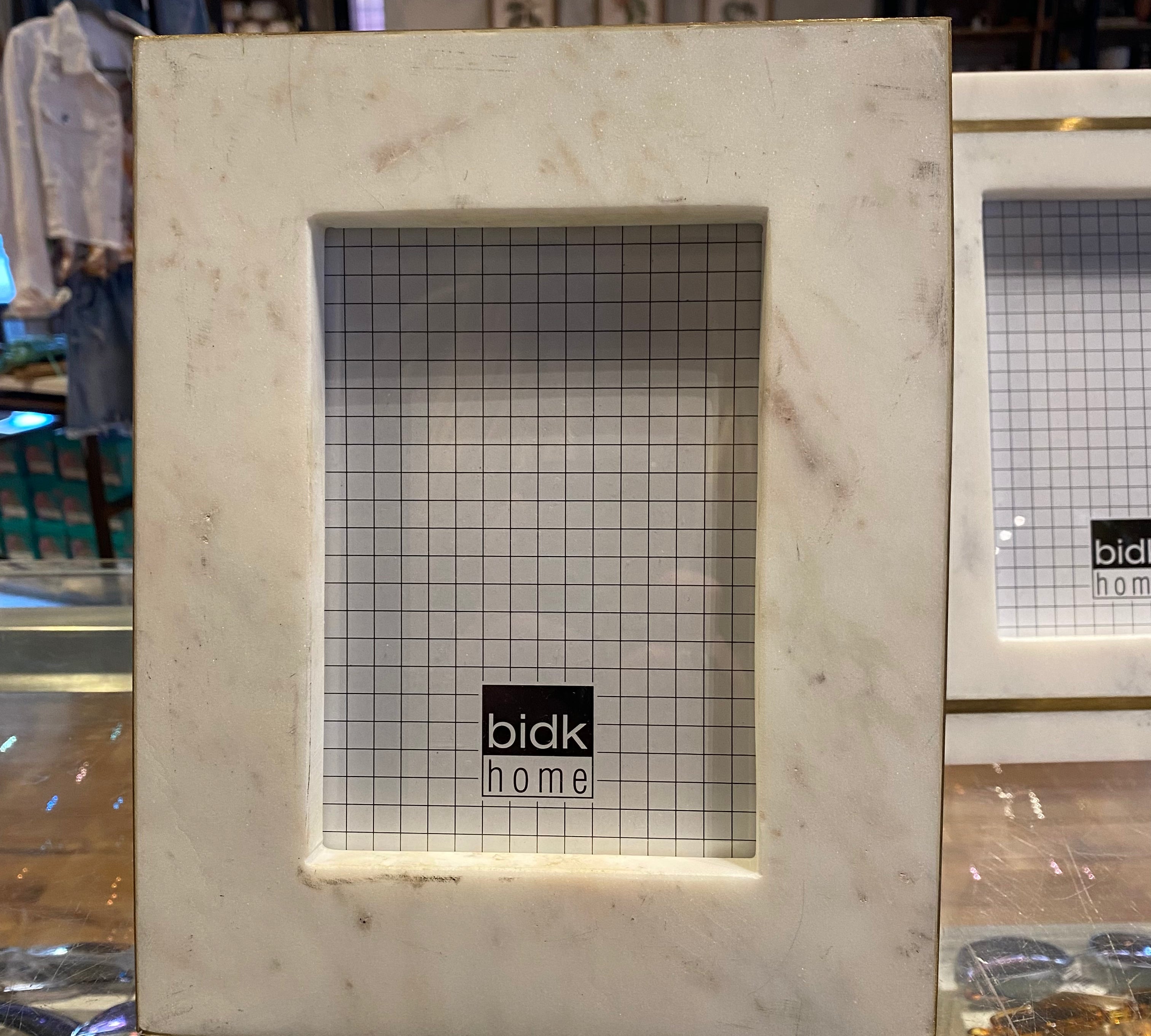 White Marble Photo Frame w/ Brass Inlay