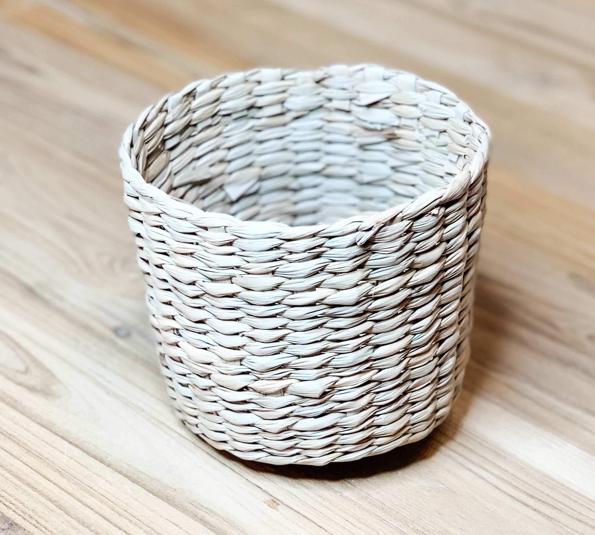 Round Woven Wheat Basket